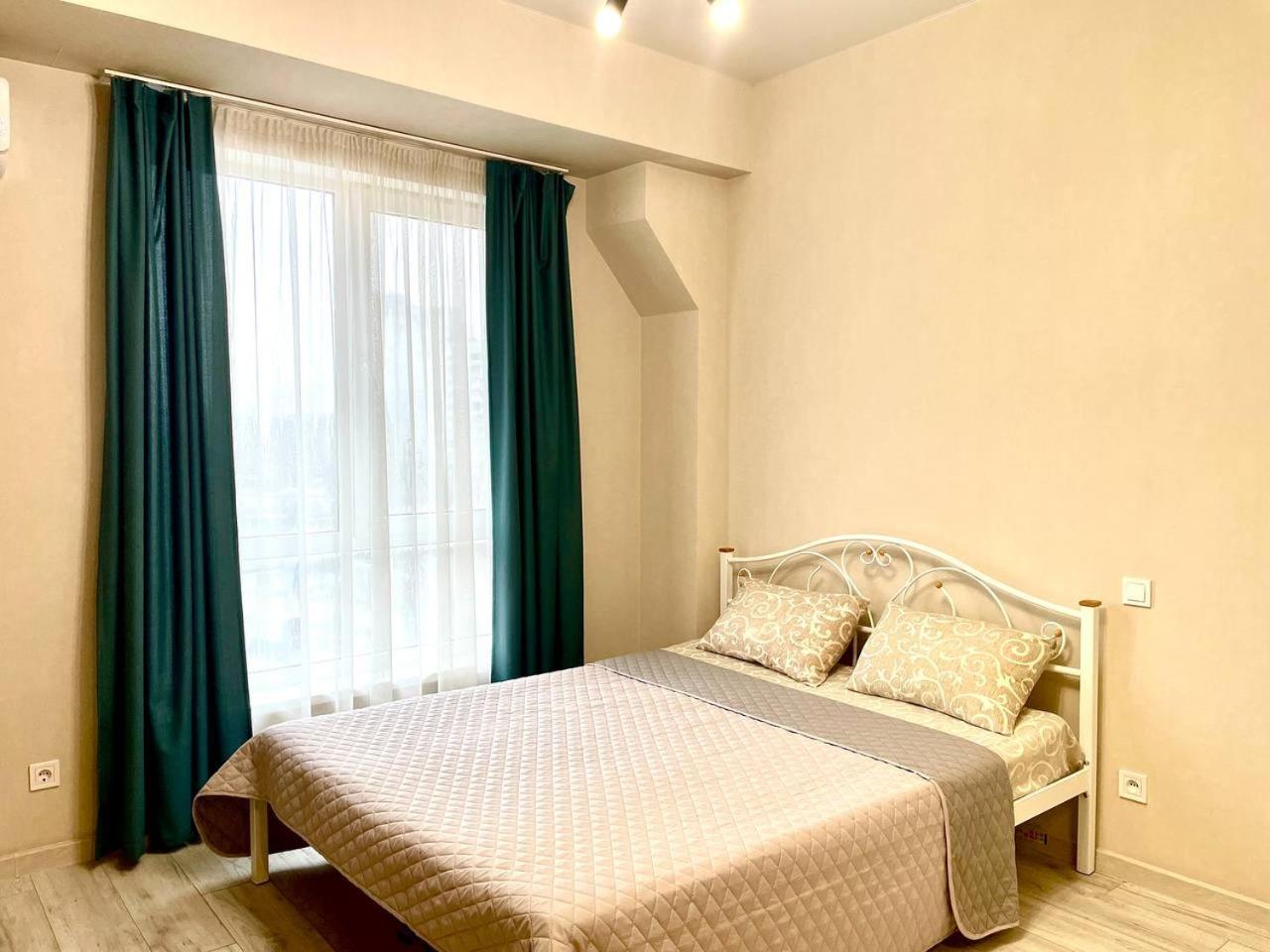 Ferienwohnung Жк Парковый Квартал Charkiw Exterior foto